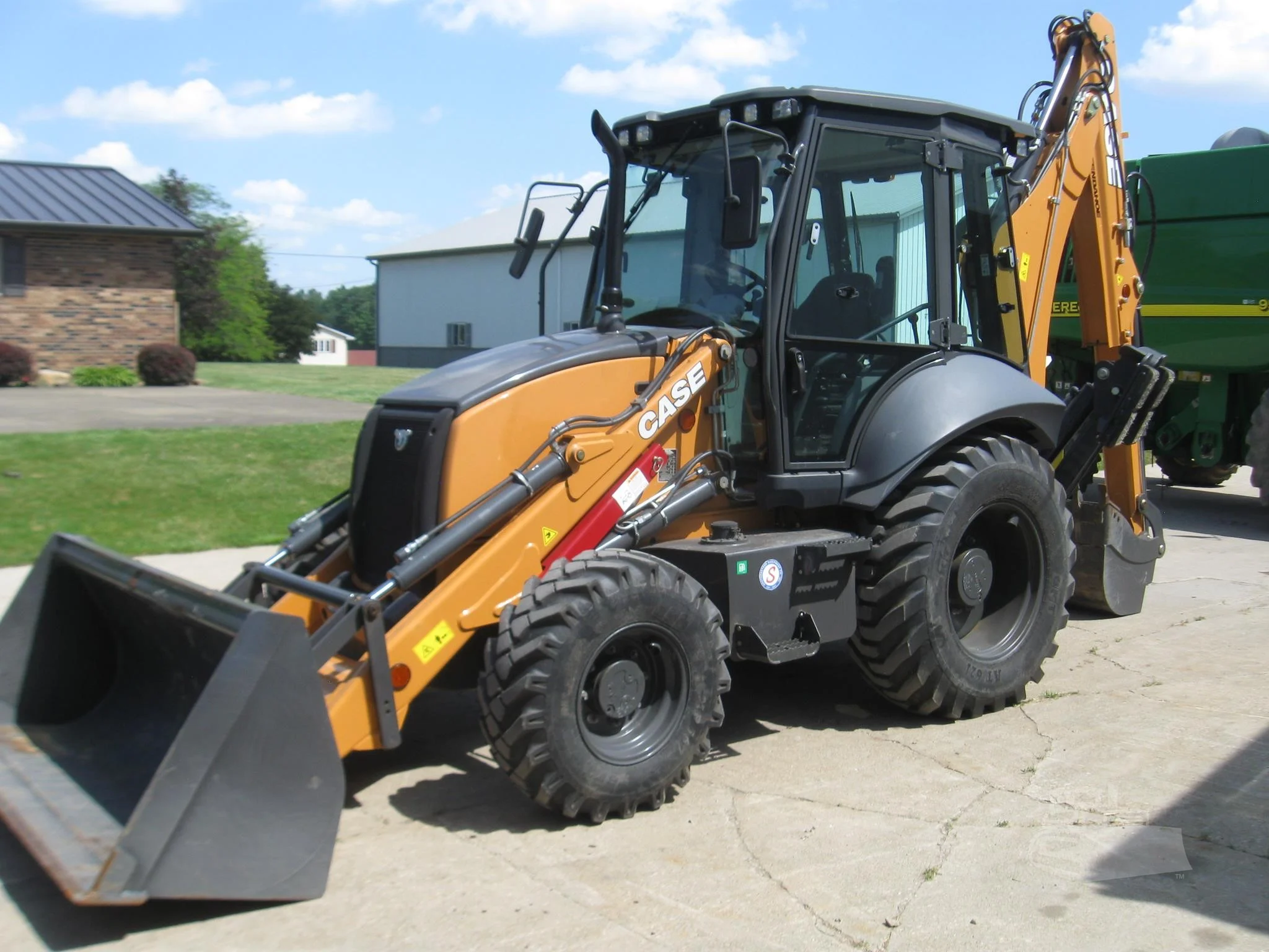 2022 CASE 575N EP Plus Backhoe Equipment Details | Tractor Tuesday