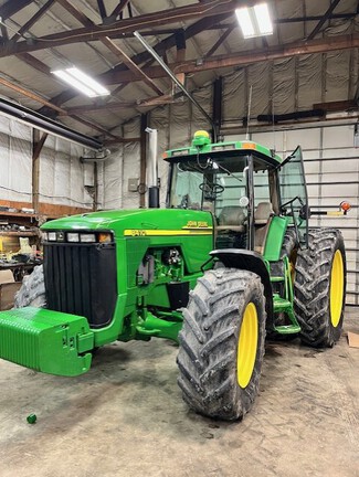 2000 John Deere 8410