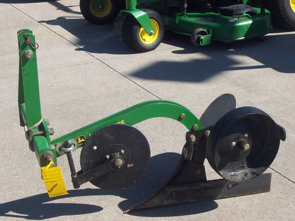 2012 John Deere 1-bottom plow