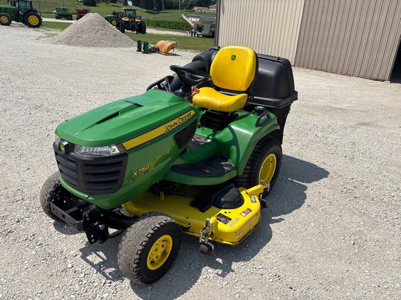 2021 John Deere X750