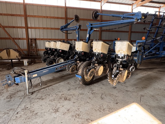 2013 Kinze 3200