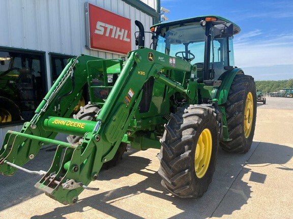 2018 John Deere 6135E