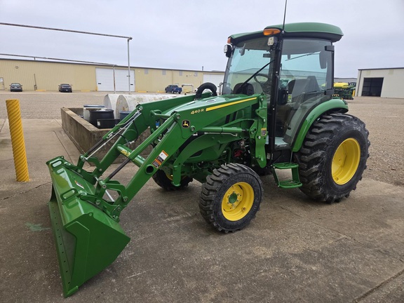 2025 John Deere 4075R