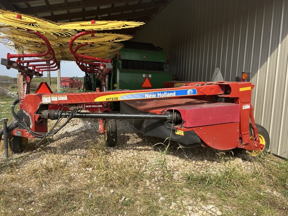 2012 New Holland H7230