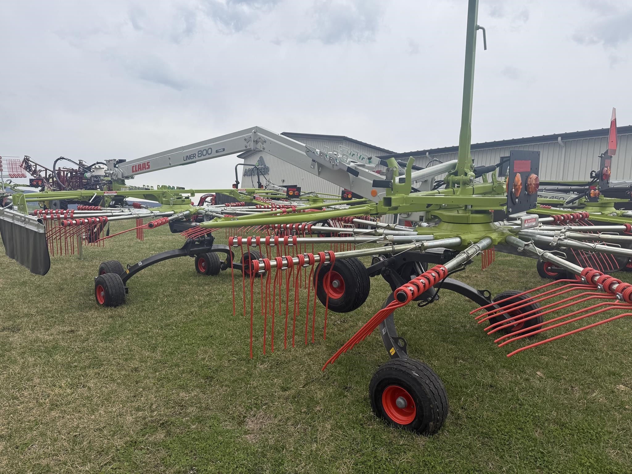 2024 CLAAS LINER 800 TWIN