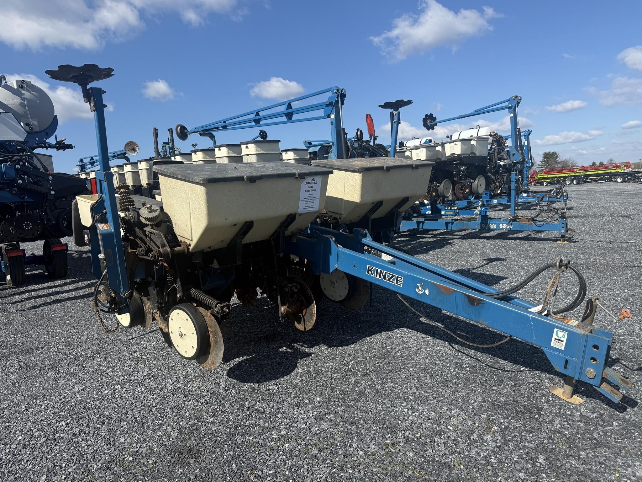 2000 KINZE 3000