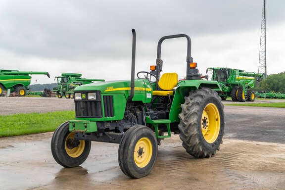 2004 John Deere 5203