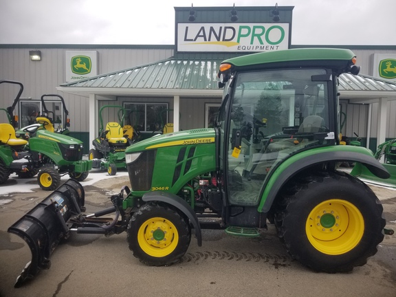 2016 John Deere 3046R