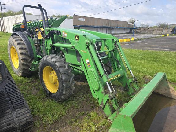 2016 John Deere 5075M