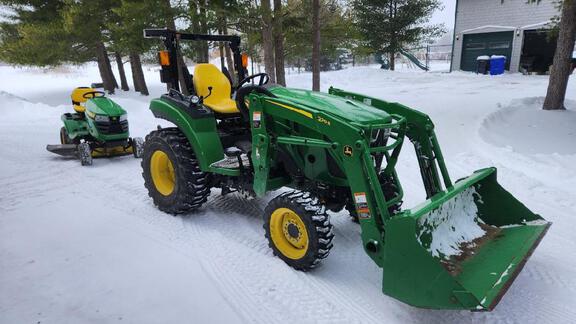 2018 John Deere 2032R