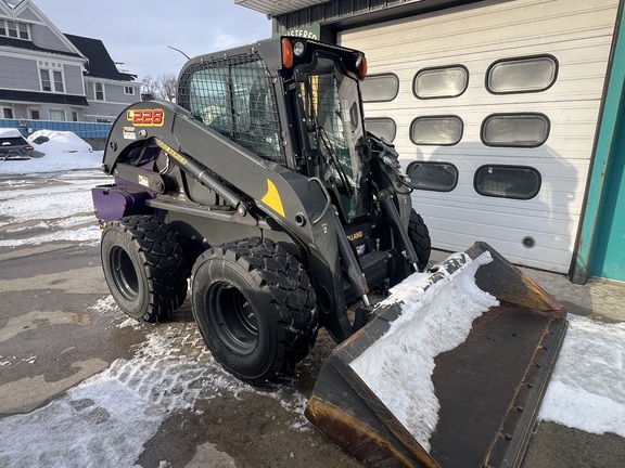 2017 New Holland L228