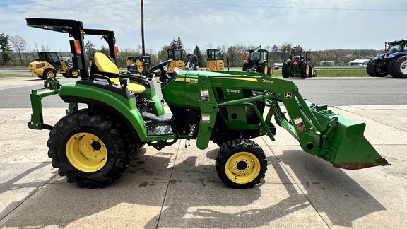 2017 John Deere 2032R