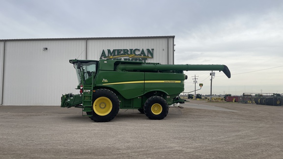 2021 John Deere S780