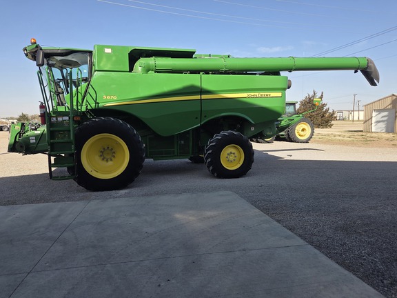 2017 John Deere S670