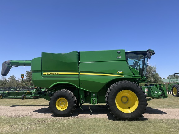 2022 John Deere S780