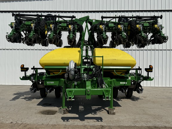 2012 John Deere DR24