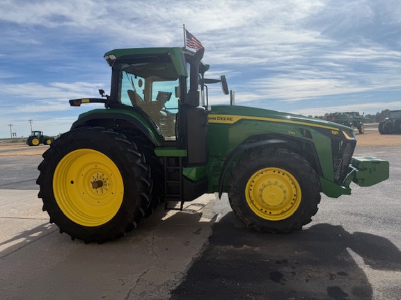 2024 John Deere 8R 230