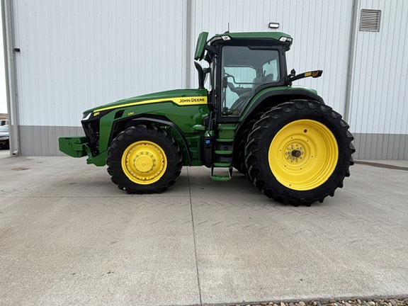 2024 John Deere 8R 230