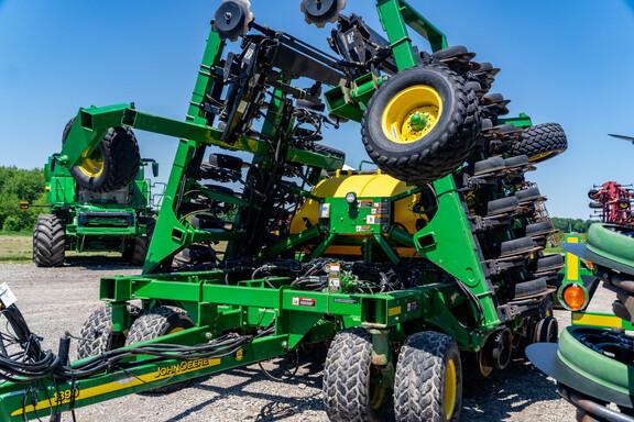 2005 John Deere 1890