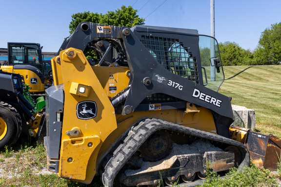 2018 John Deere 317G