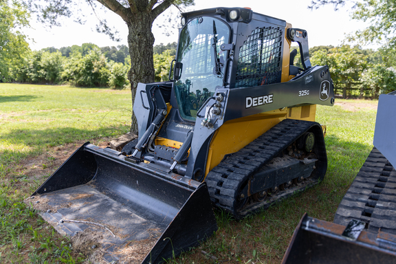 2023 John Deere 325G