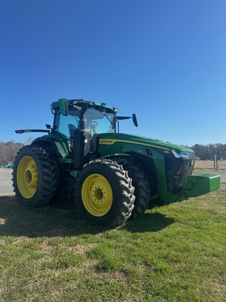 2022 John Deere 8R 370