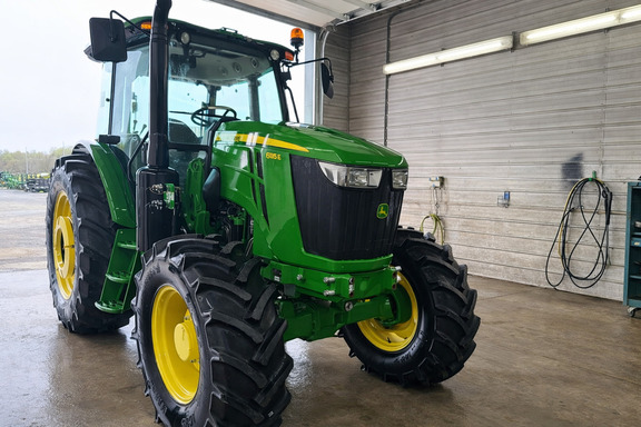 2023 John Deere 6135E