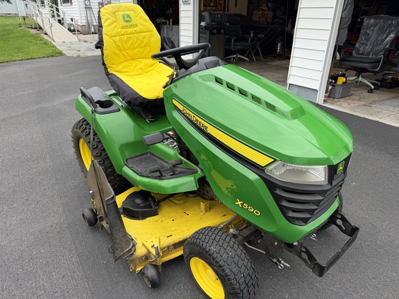 2018 John Deere X590