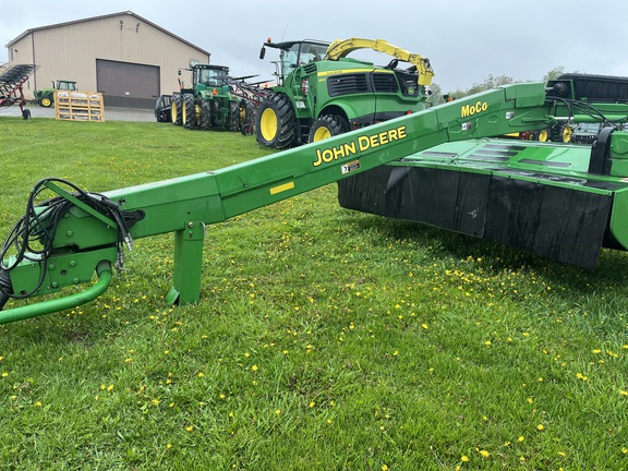 2005 John Deere 735