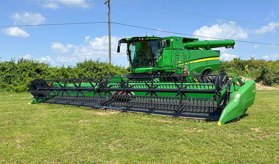 2017 John Deere 640FD