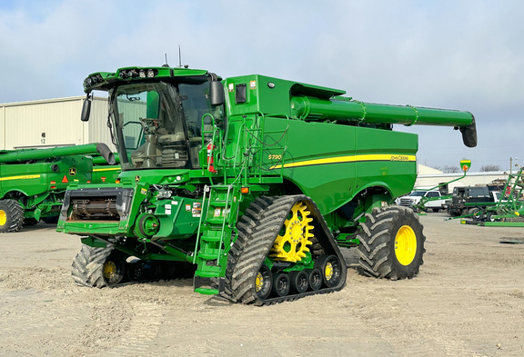 2023 John Deere S790