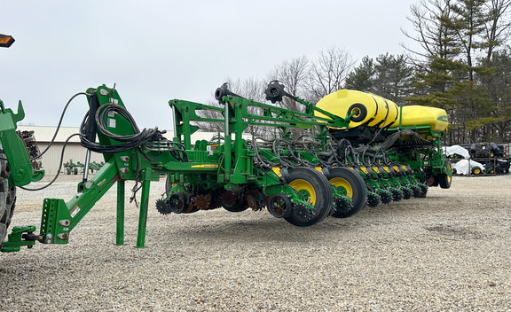 2021 John Deere 1775NT