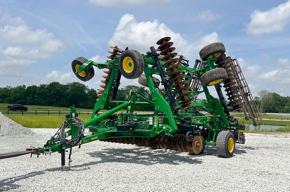2022 John Deere 2660VT