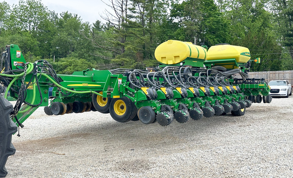 2010 John Deere DB60