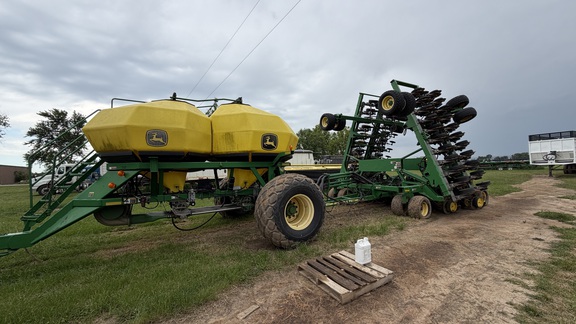 2005 John Deere 1890