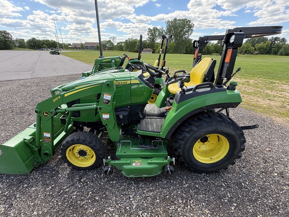 2017 John Deere 2038R