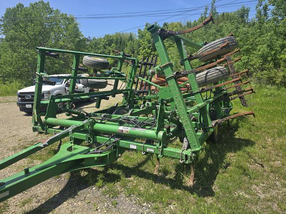 2014 John Deere 2210