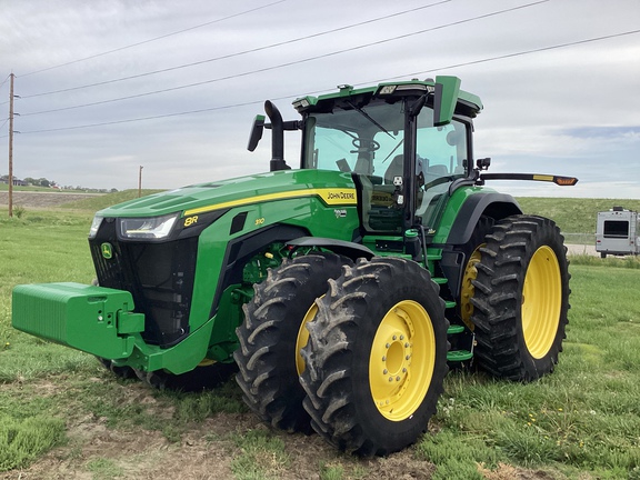 2023 John Deere 8R 310