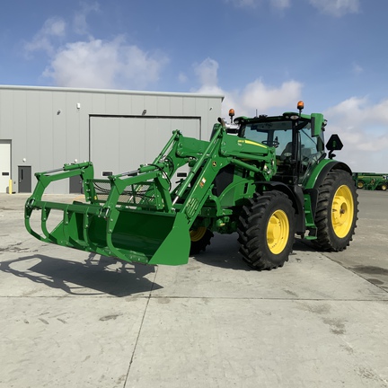 2024 John Deere 6R 215