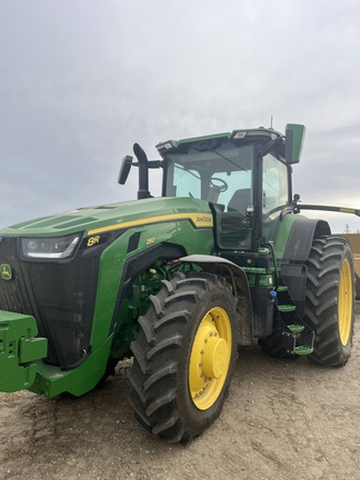 2025 John Deere 8R 250