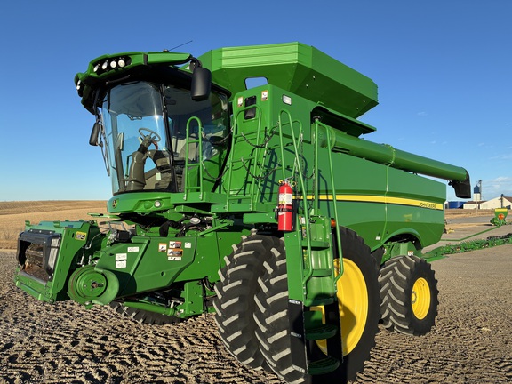 2021 John Deere S760