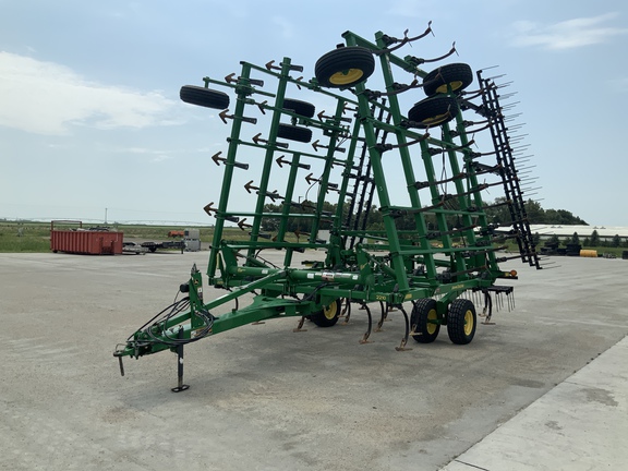 2012 John Deere 2210