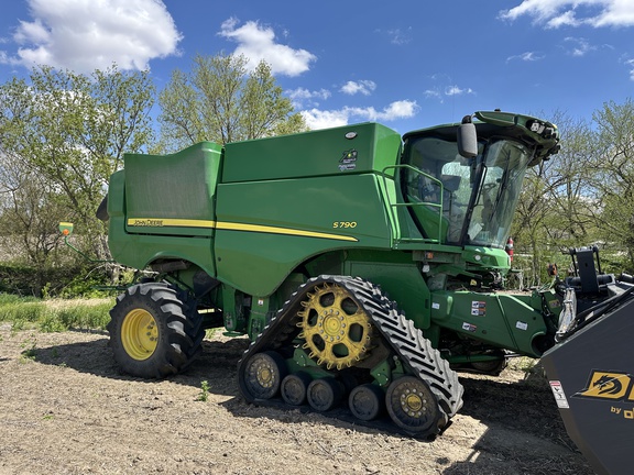 2022 John Deere S790
