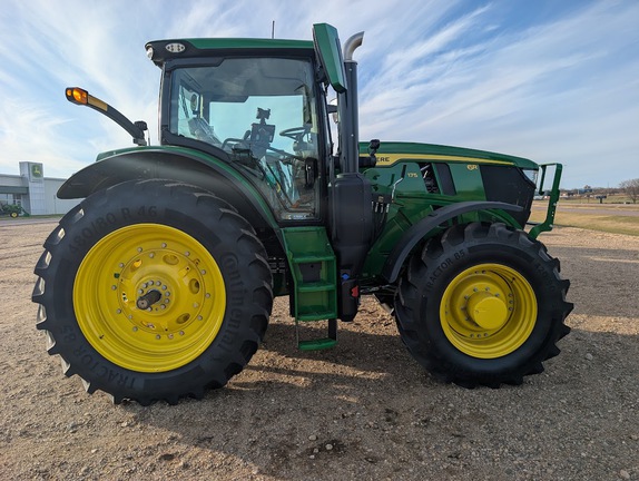 2025 John Deere 6R 175