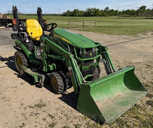2017 John Deere 1025R