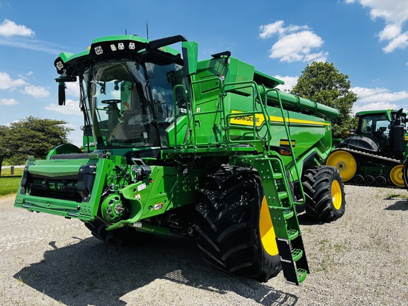 2025 John Deere X9 1100