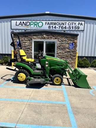 2017 John Deere 1025R