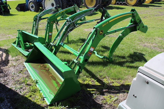 2023 John Deere 320
