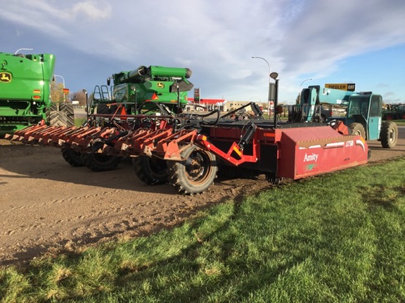 2014 Amity 3750