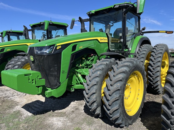 2025 John Deere 8R 370